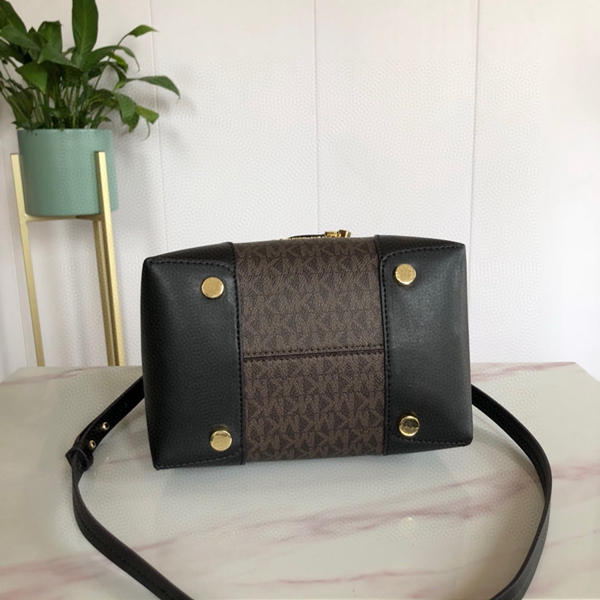 マイケルコースバッグ内部構造